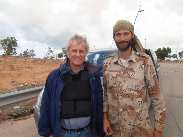 Matthew VanDyke with CBS News correspondent Allen Pizzey in Sirte Libya